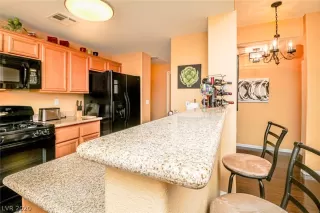 Photo #5: 2202630 Listing 