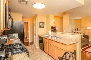 Photo #6: 2202630 Listing 