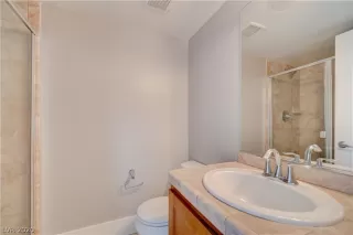 Photo #3: 2202650 Listing