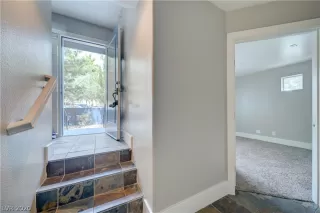 Photo #6: 2202650 Listing