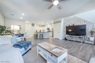 Photo #3: 2202664 Listing