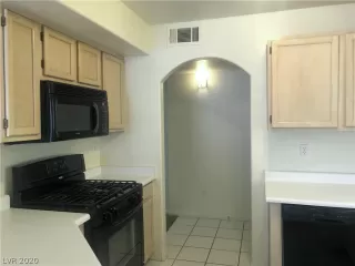 Photo #3: 2202739 Listing 