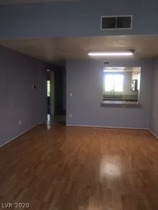 Photo #4: 2202787 Listing