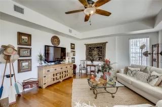 Photo #1: 2202857 Listing 