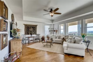 Photo #4: 2202857 Listing 