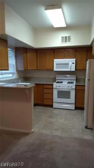 Photo #3: 2202861 Listing 