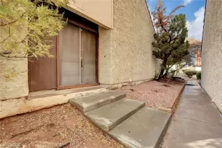 Photo #2: 2202912 Listing 