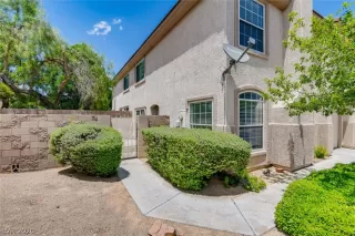 Photo #1: 2202977 Listing