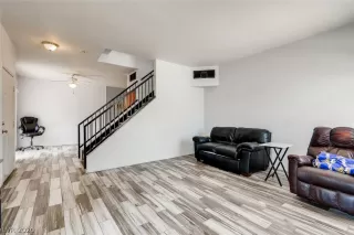 Photo #3: 2202977 Listing