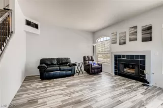 Photo #4: 2202977 Listing