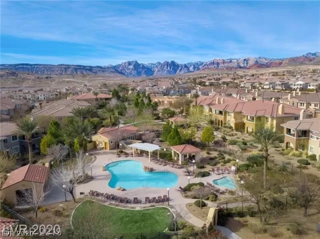 MLS: 2202983 Condo For Sale