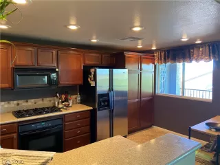 Photo #2: 2202983 Listing