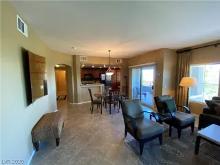 Photo #5: 2202983 Listing