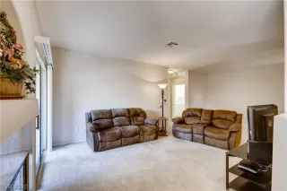 Photo #3: 2203089 Listing