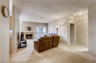 Photo #5: 2203089 Listing