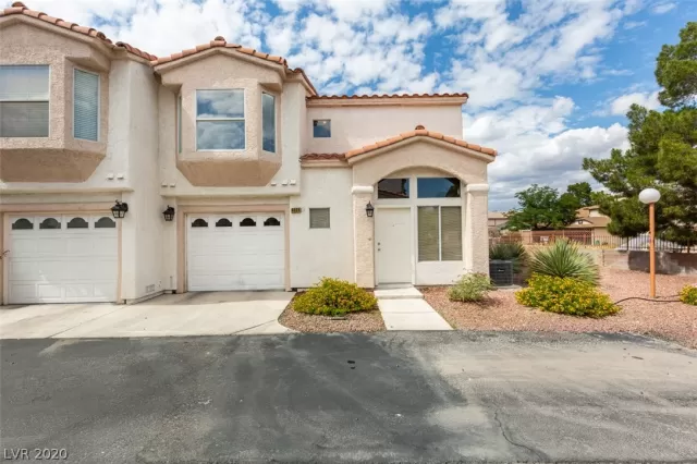 MLS: 2203161 Condo For Sale