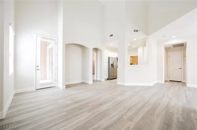 MLS: 2203177 Condo For Sale