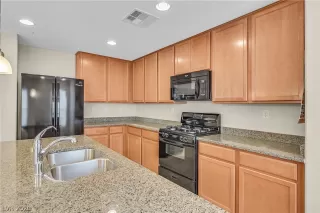 Photo #5: 2203205 Listing 