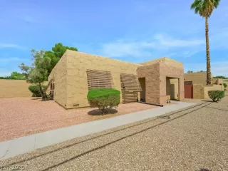 Photo #3: 2203213 Listing