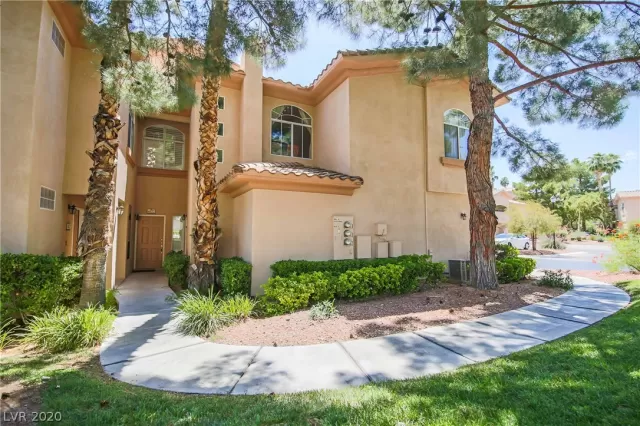 MLS: 2203243 Condo For Sale