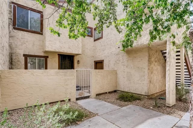 MLS: 2203269 Condo For Sale