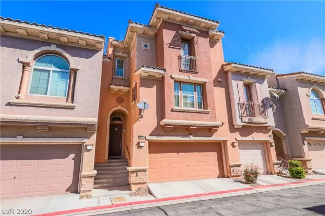 MLS: 2203305 Condo For Sale