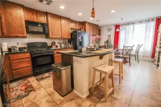 Photo #5: 2203305 Listing