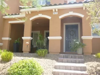 Photo #2: 2203323 Listing