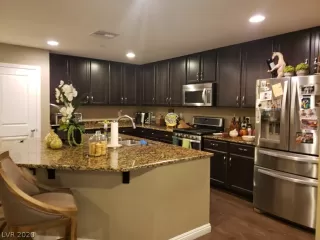 Photo #3: 2203323 Listing