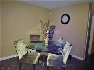 Photo #4: 2203323 Listing