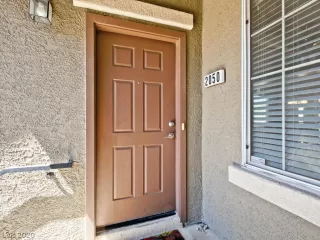 Photo #2: 2203395 Listing