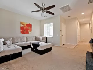 Photo #3: 2203395 Listing