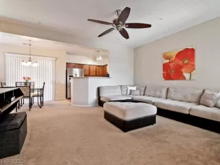 Photo #4: 2203395 Listing