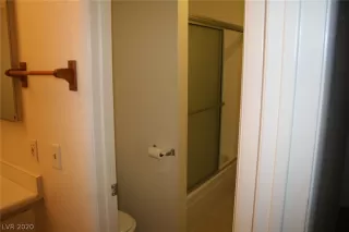 Photo #6: 2203404 Listing 
