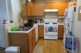 Photo #1: 2203463 Listing 