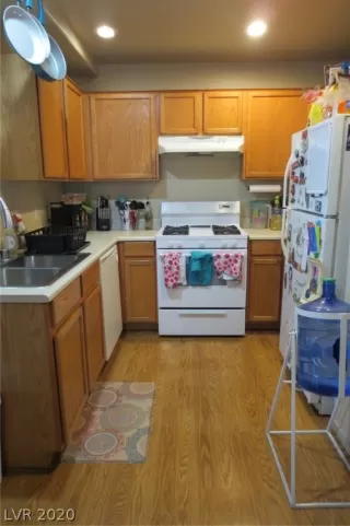 Photo #2: 2203463 Listing 