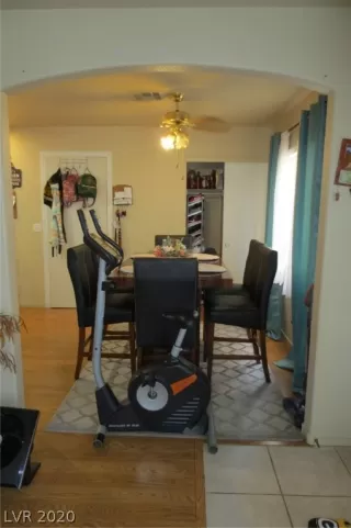 Photo #5: 2203463 Listing 