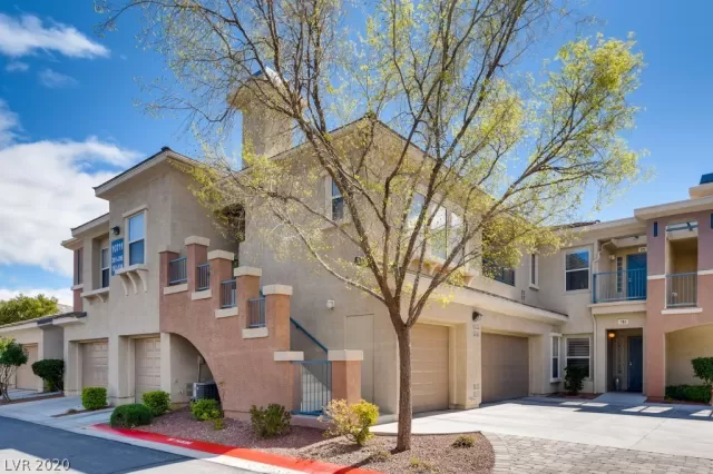 MLS: 2203477 Condo For Sale