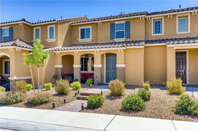 MLS: 2203491 Condo For Sale