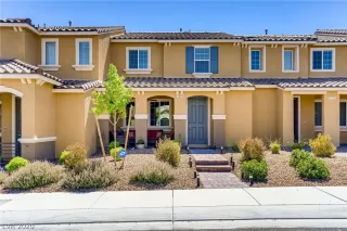 Photo #1: 2203491 Listing