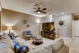 Photo #4: 2203491 Listing