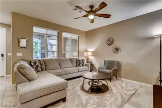 Photo #5: 2203491 Listing