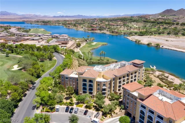 MLS: 2203500 Condo For Sale