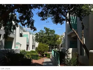 Photo #4: 2203527 Listing