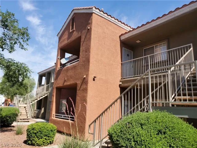 MLS: 2203585 Condo For Sale