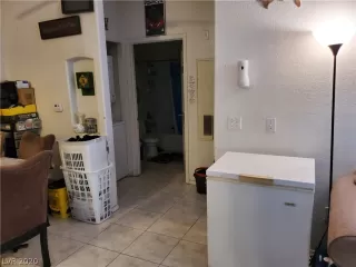 Photo #4: 2203585 Listing