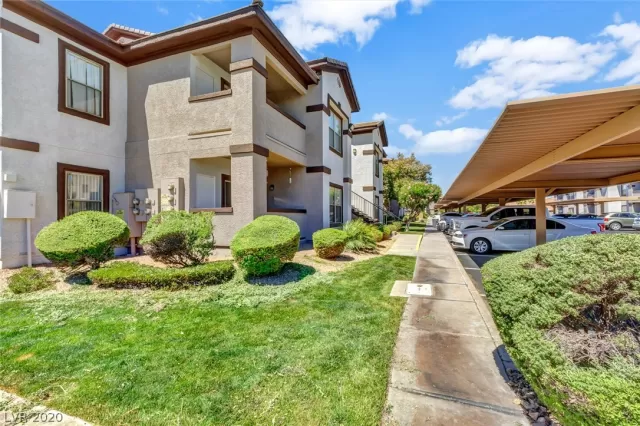 MLS: 2203601 Condo For Sale