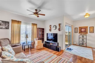 Photo #2: 2203601 Listing 