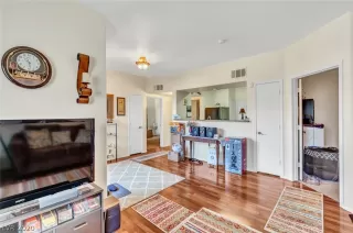 Photo #5: 2203601 Listing 