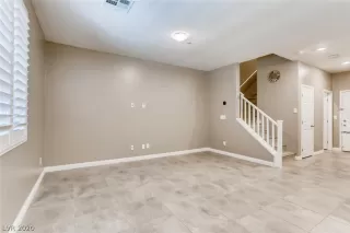 Photo #3: 2203665 Listing